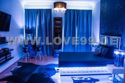 115838e10771169-L-aee098f0