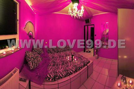 Pink Palace1-94cd6952