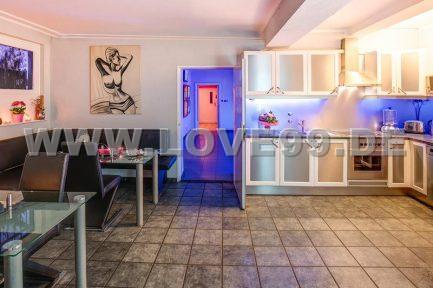 Pink Palace9-2c8c4032