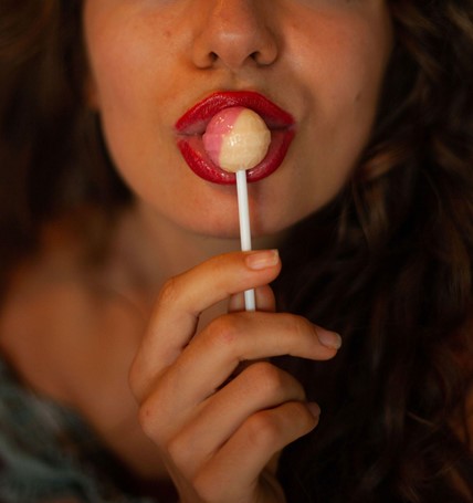 Blowjob mit Minz Bonbons im Mund, das Geheimnis der Frauen