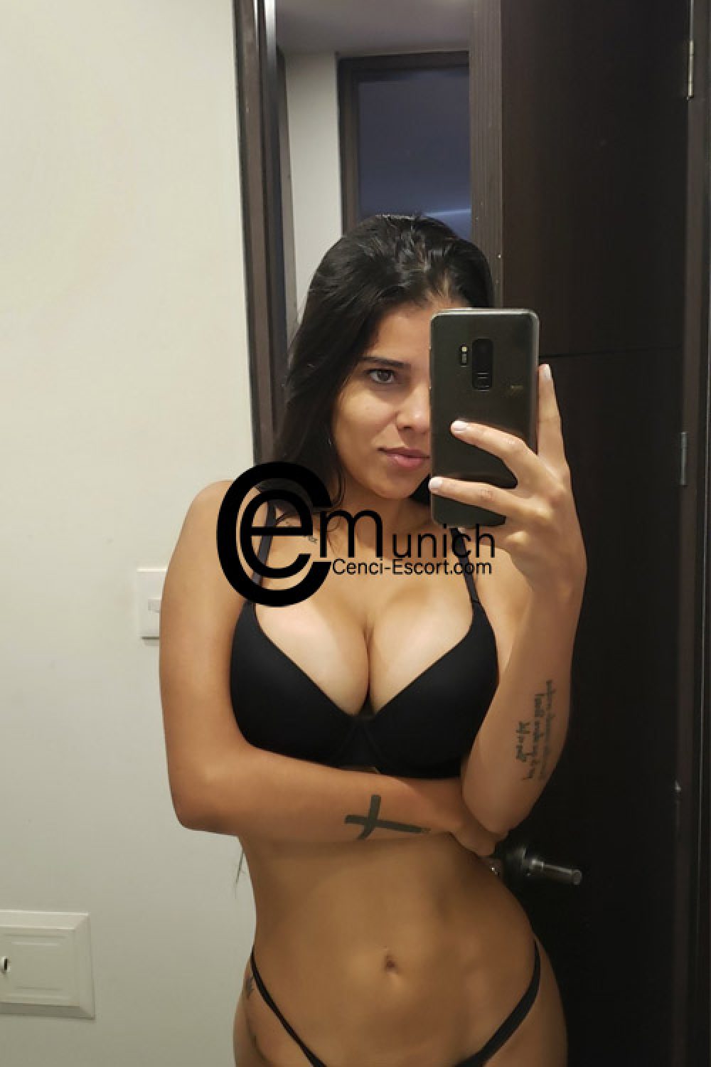 Agentur Cenci Escort Munich Modell Sophie