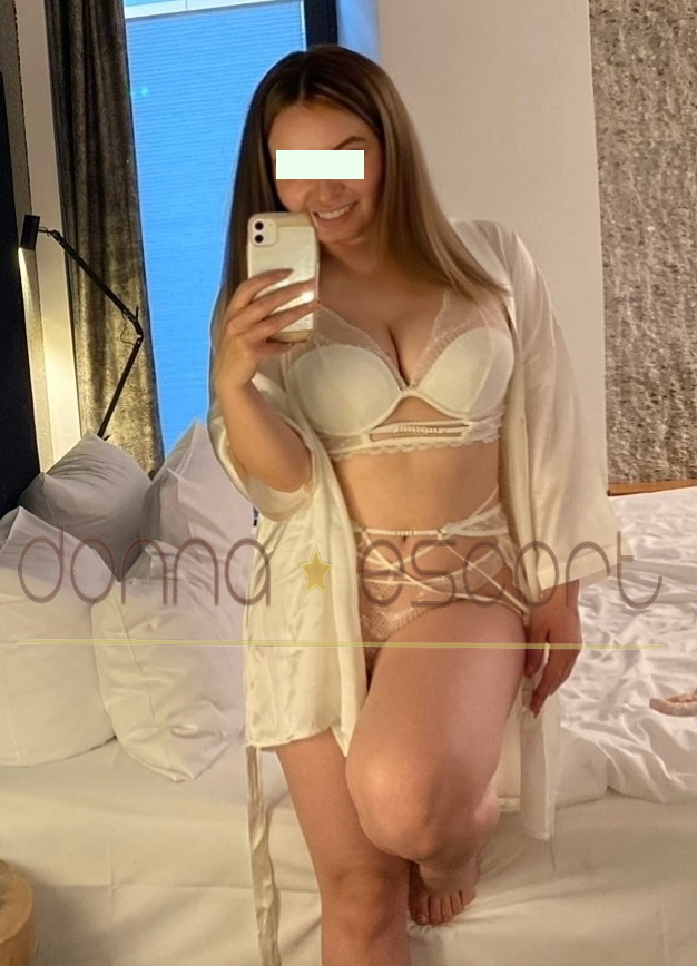 Agentur Donna Escort Modell Larissa