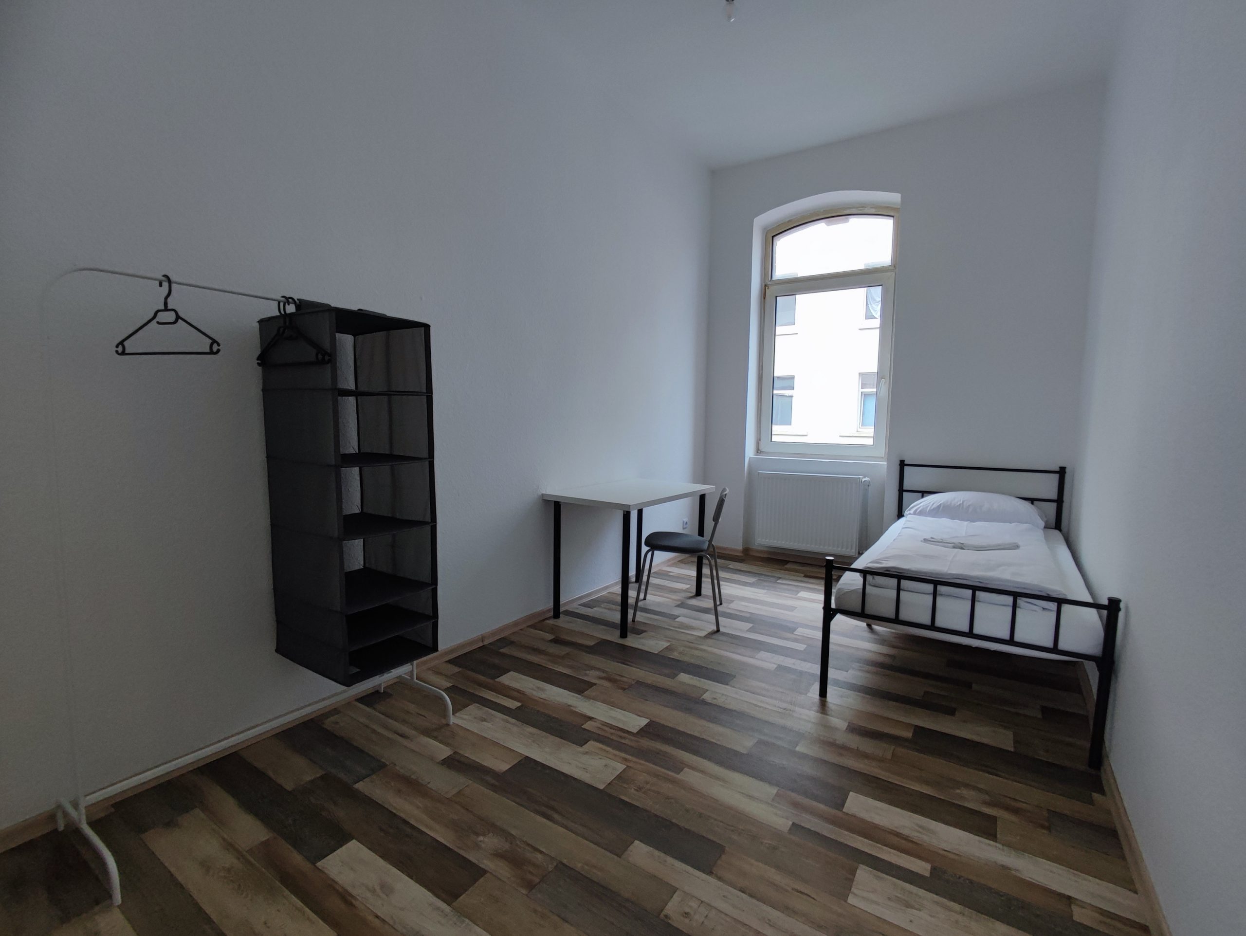 Wohnung mit 4 Zimmer, Frisch renoviert, gute Privatsphäre